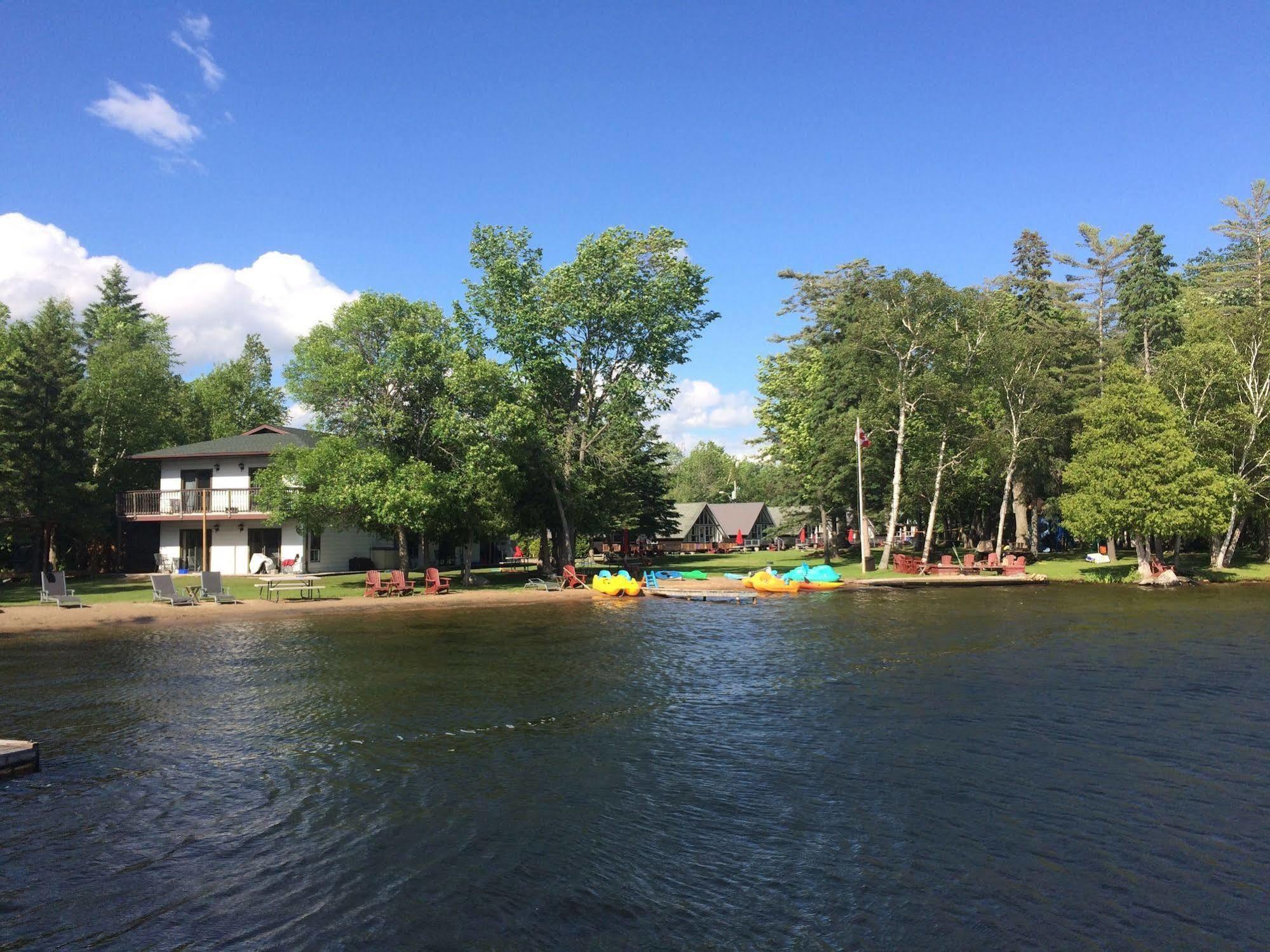 Balsam Resort Fenelon Falls Exterior photo
