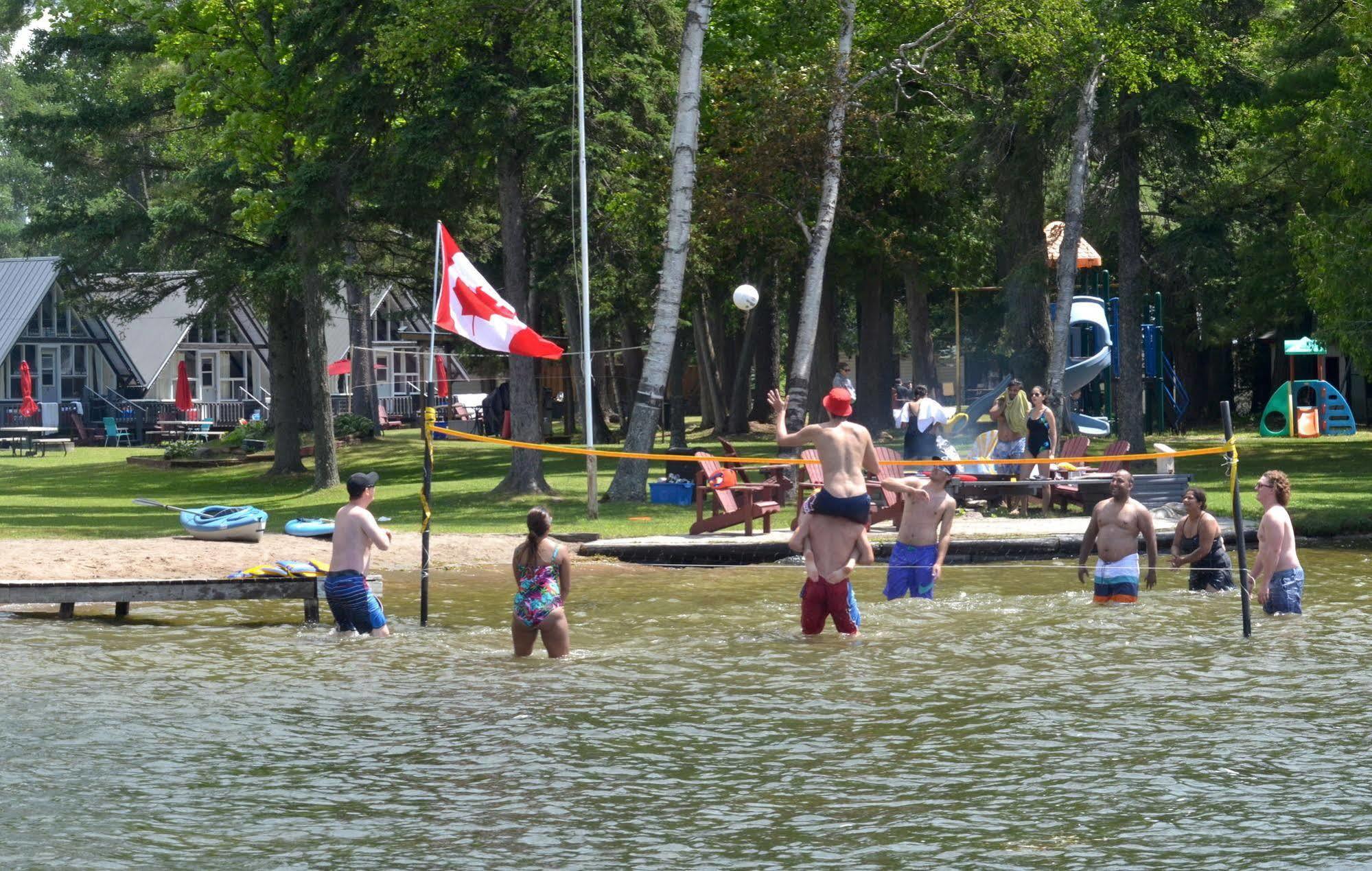 Balsam Resort Fenelon Falls Exterior photo